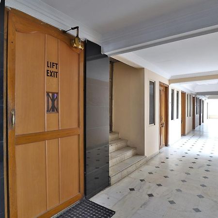Ānand Spot On Hotel Decent المظهر الخارجي الصورة