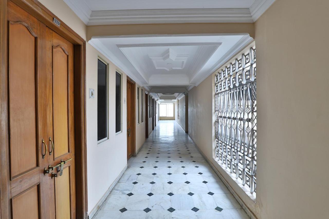 Ānand Spot On Hotel Decent المظهر الخارجي الصورة