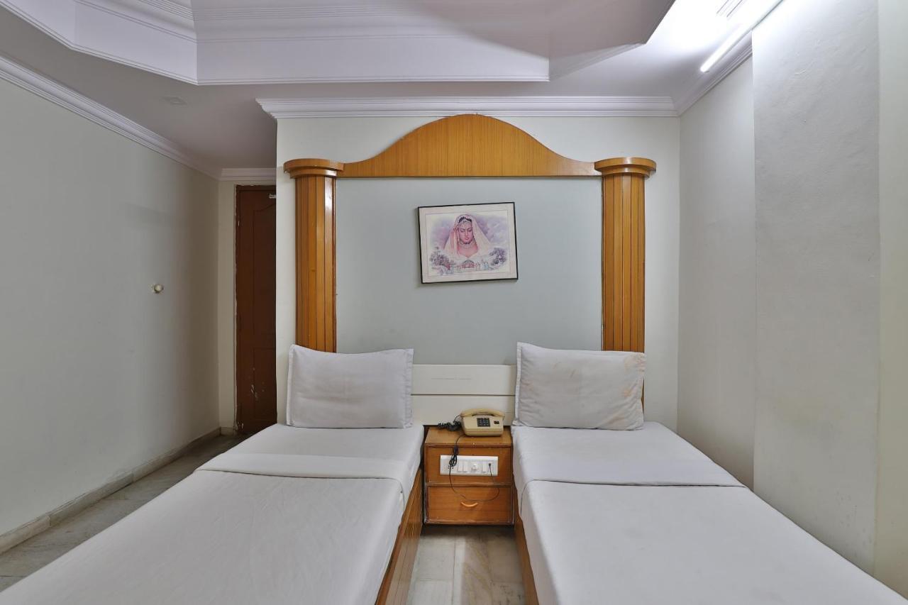 Ānand Spot On Hotel Decent المظهر الخارجي الصورة
