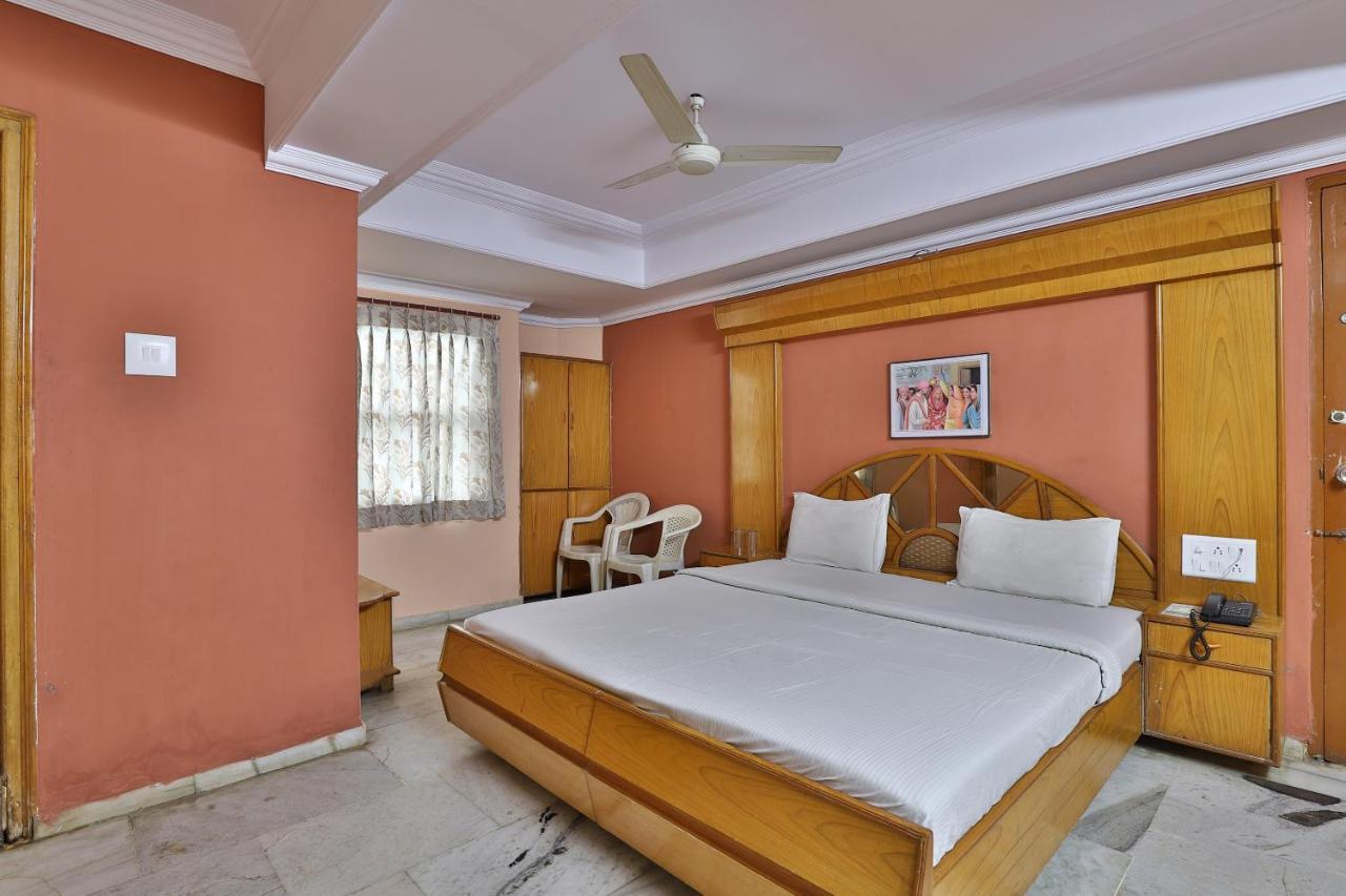 Ānand Spot On Hotel Decent المظهر الخارجي الصورة