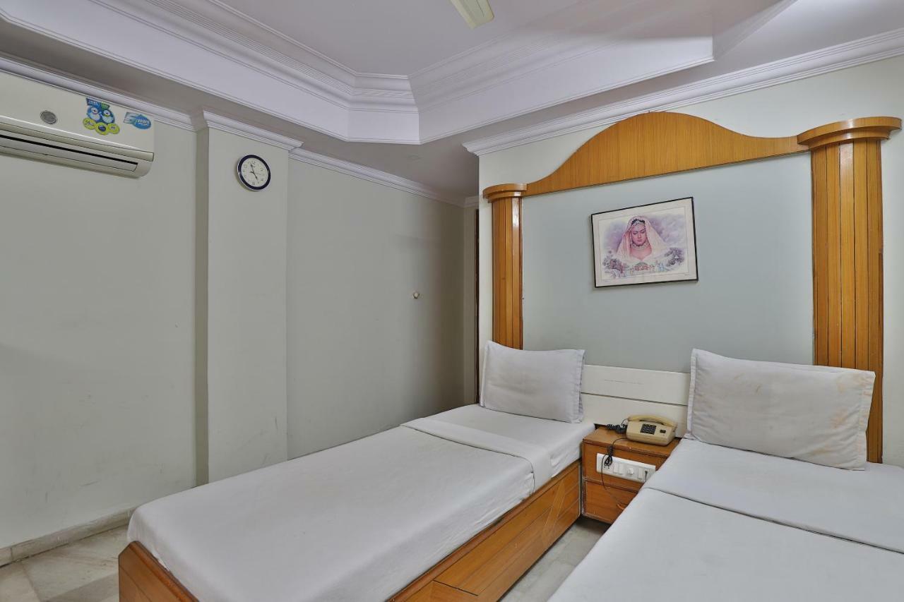 Ānand Spot On Hotel Decent المظهر الخارجي الصورة