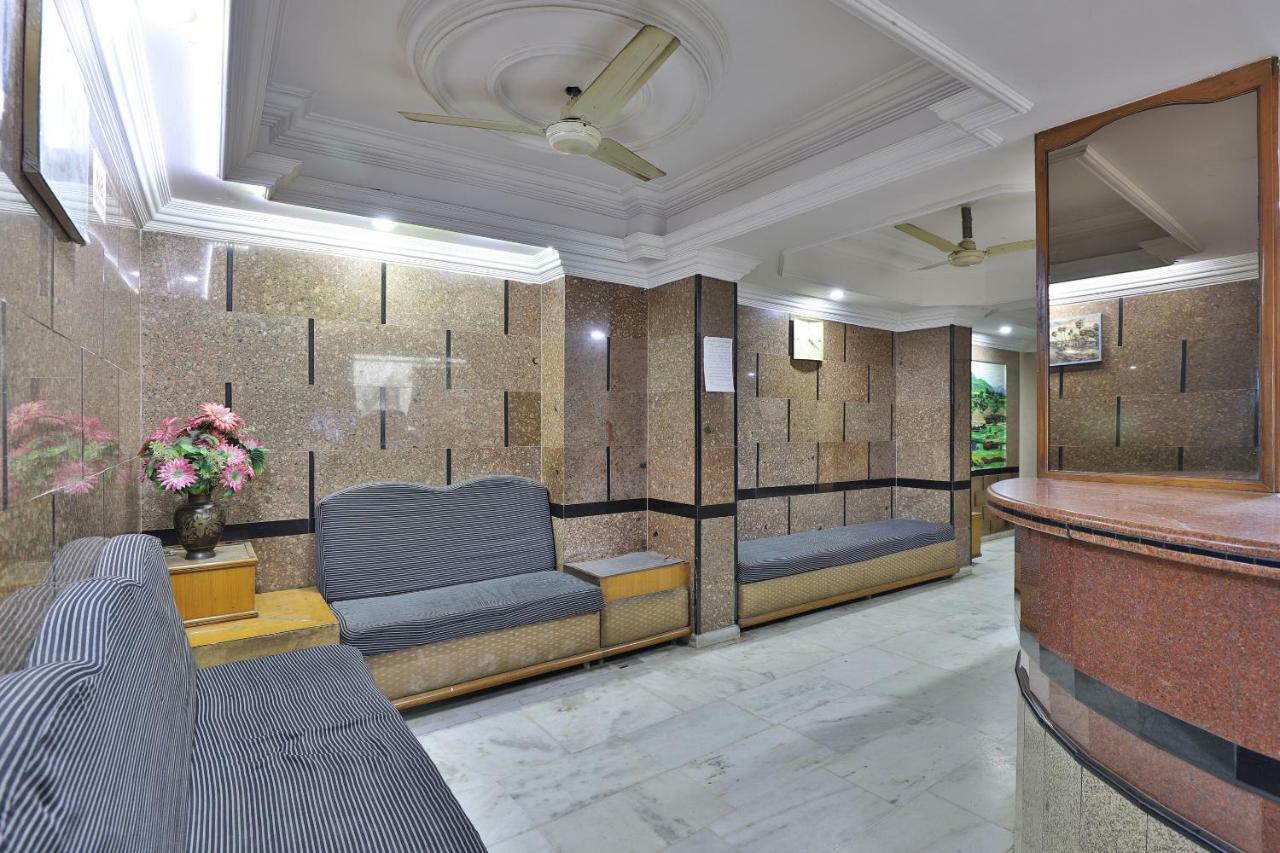 Ānand Spot On Hotel Decent المظهر الخارجي الصورة